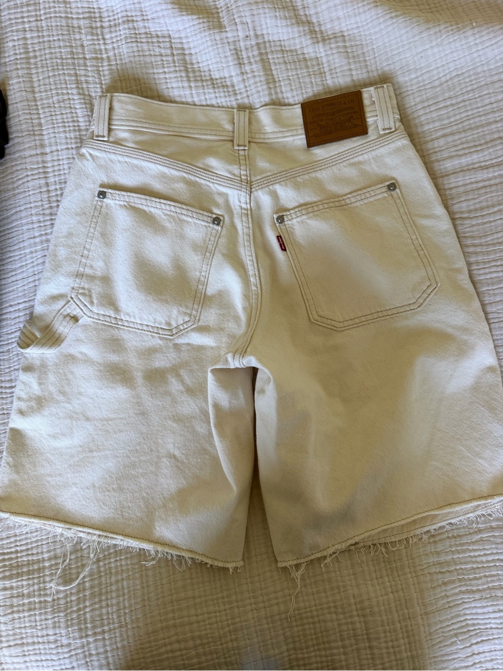 Levi's Cream Carpenter Shorts - Picture 2 of 2